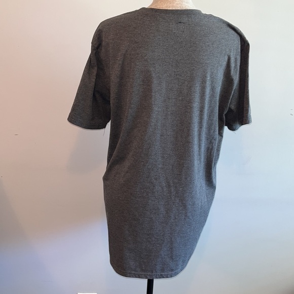 Beautiful Giant Aztec Knit
Geomtric Pocket Mens
Large Short Sleeve Gray T - Picture 5 of 8